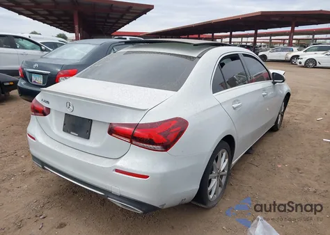 2020 Mercedes-Benz A 220 z USA, uszkodzony, nr VIN WDD3G4EB4LW039238